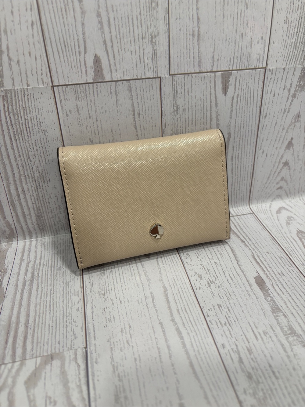 Kate Spade New York Mila Bifold Cardholder - Off White / Cream
